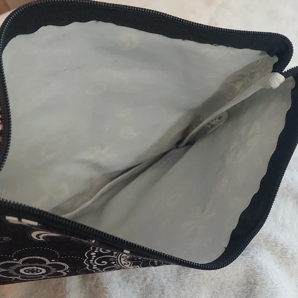 Thirty-One Gifts Onyx Medallion Black & White Floral Zipper Pouch Bag